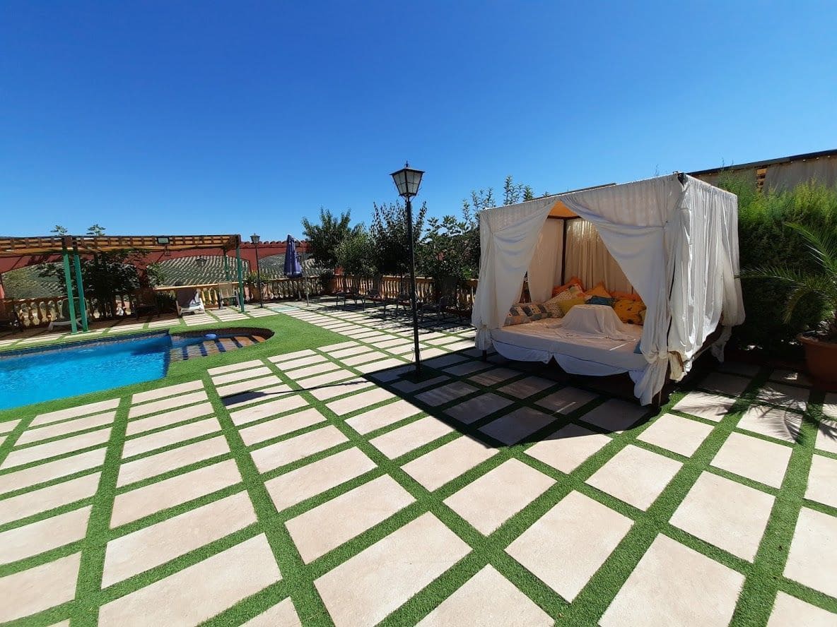 5 quarto Moradia para venda em Moclin com piscina garagem - 425 000 € (Ref: 10175575)