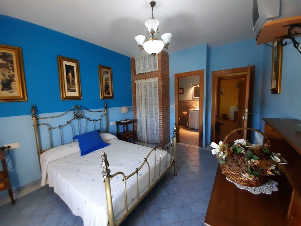 10 soveværelse Villa til salg i Moclin med swimmingpool garage - € 425.000 (Ref: 10175576)