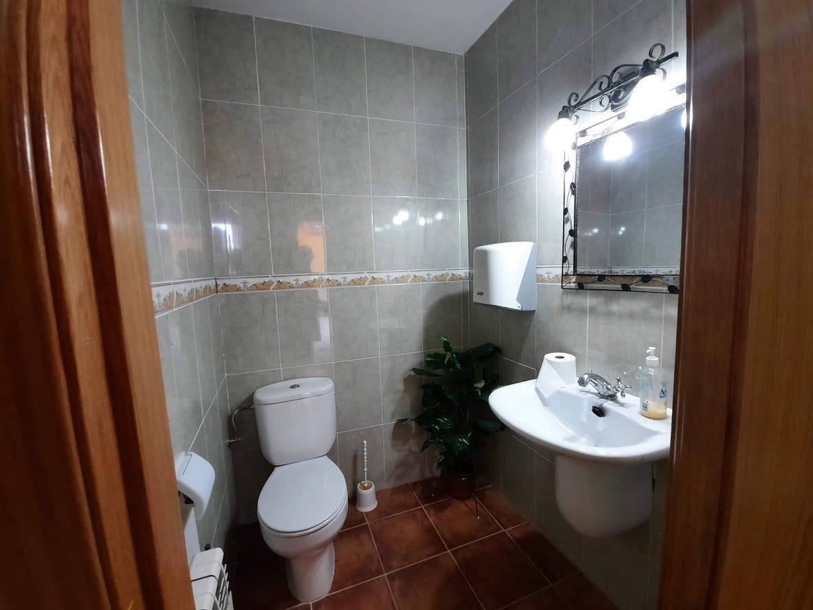 10 soveværelse Villa til salg i Moclin med swimmingpool garage - € 425.000 (Ref: 10175576)