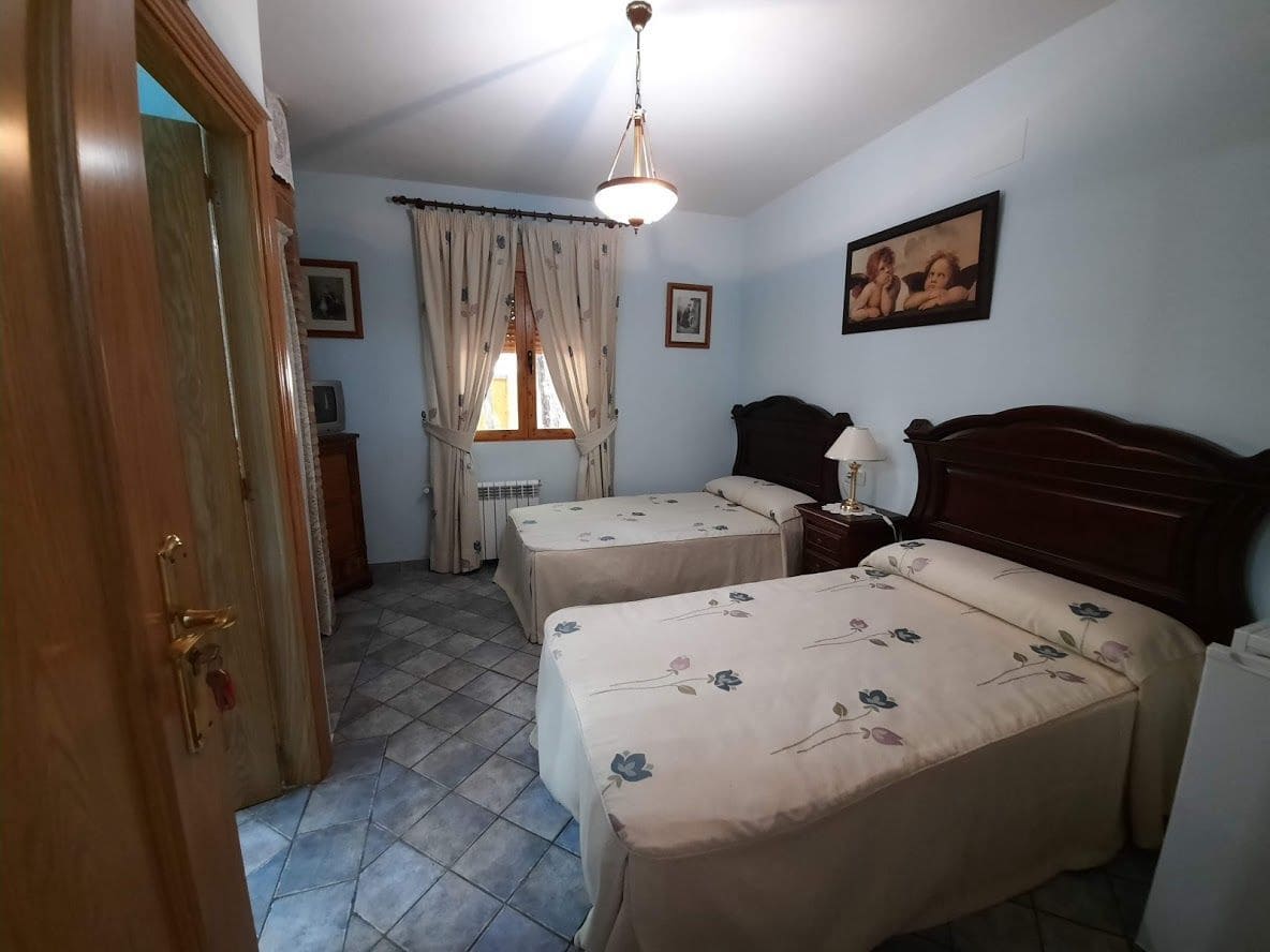 10 soveværelse Villa til salg i Moclin med swimmingpool garage - € 425.000 (Ref: 10175576)