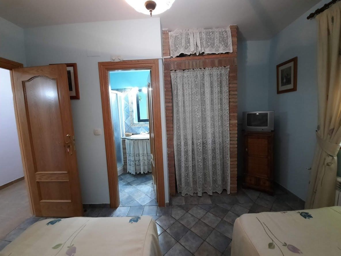 10 soveværelse Villa til salg i Moclin med swimmingpool garage - € 425.000 (Ref: 10175576)