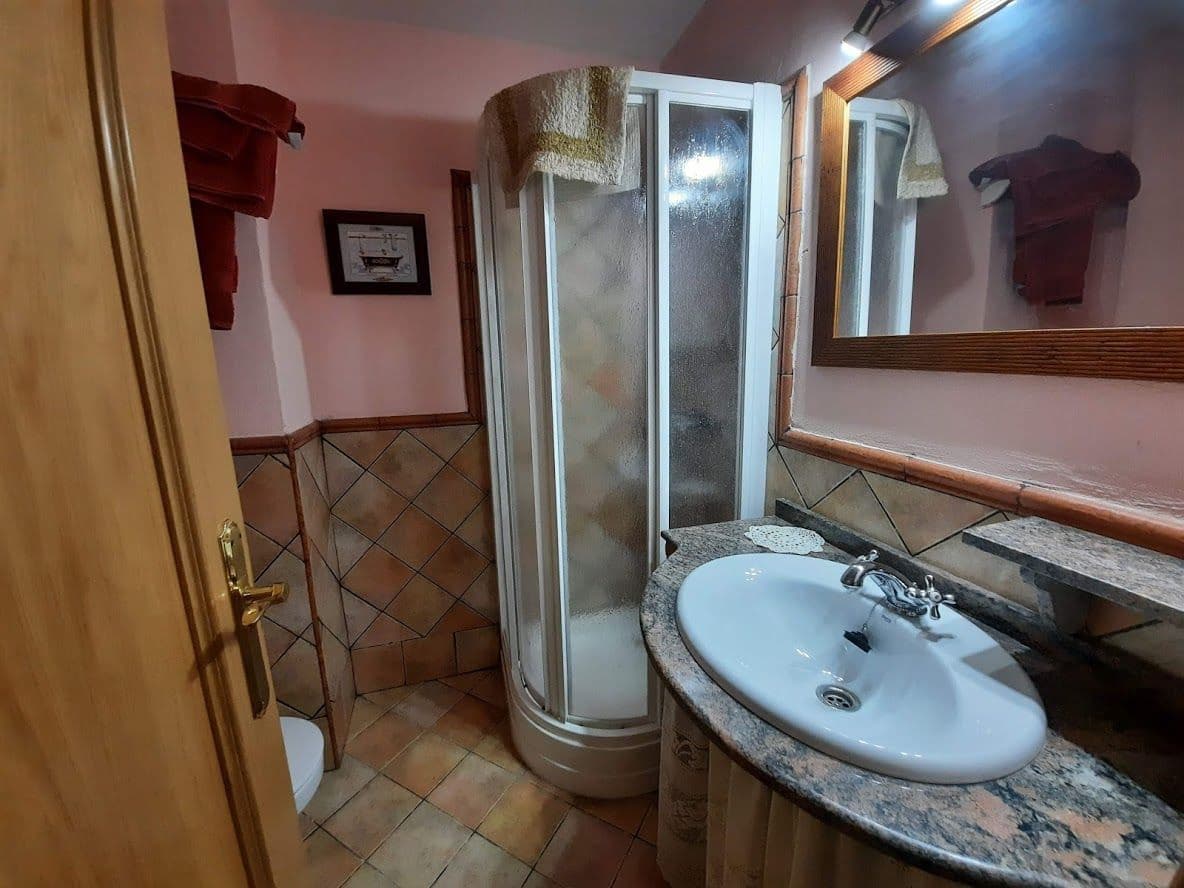 10 soveværelse Villa til salg i Moclin med swimmingpool garage - € 425.000 (Ref: 10175576)