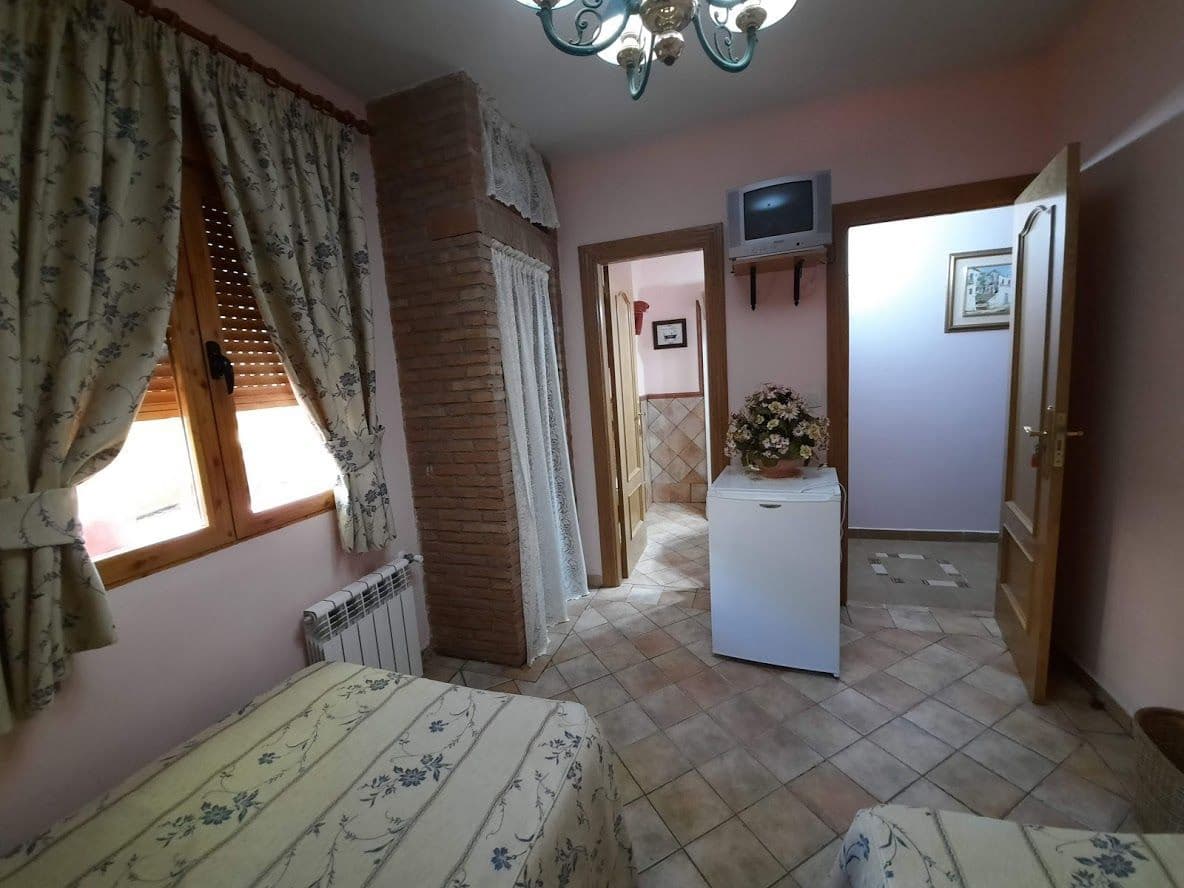10 soveværelse Villa til salg i Moclin med swimmingpool garage - € 425.000 (Ref: 10175576)