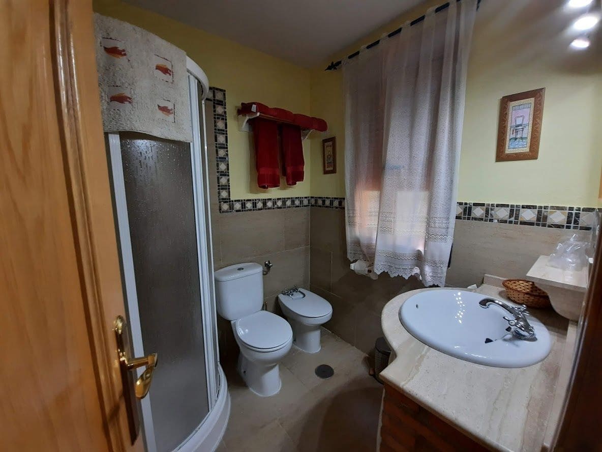 10 soveværelse Villa til salg i Moclin med swimmingpool garage - € 425.000 (Ref: 10175576)