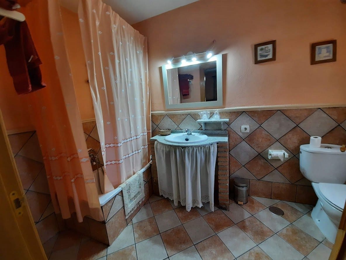 10 soveværelse Villa til salg i Moclin med swimmingpool garage - € 425.000 (Ref: 10175576)