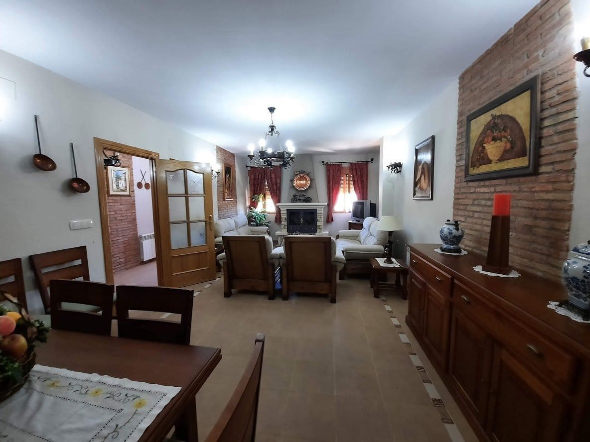 10 soveværelse Villa til salg i Moclin med swimmingpool garage - € 425.000 (Ref: 10175576)