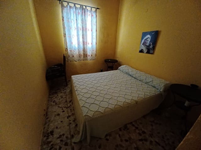 3 soverom Finca/Herregård til salgs i Guillena med svømmebasseng garasje - € 104 000 (Ref: 8935664)