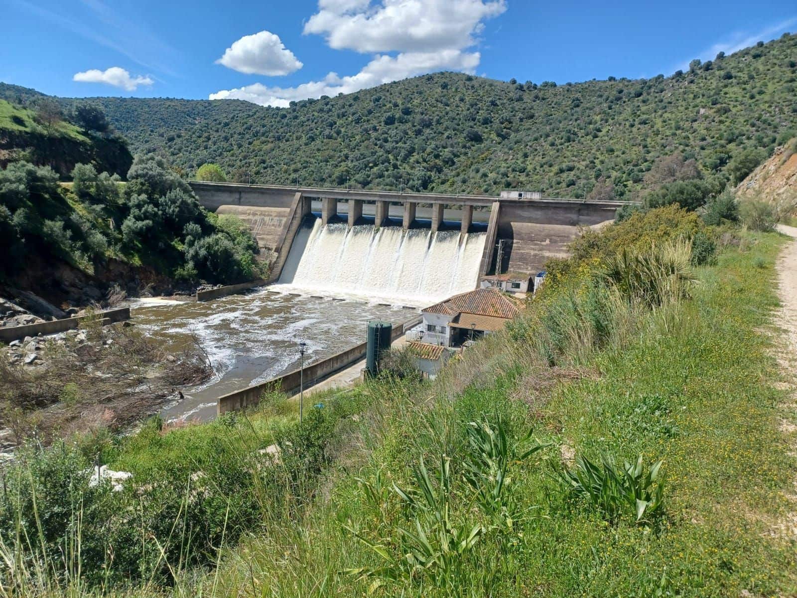 3 soverom Finca/Herregård til salgs i Guillena med svømmebasseng garasje - € 104 000 (Ref: 8935664)