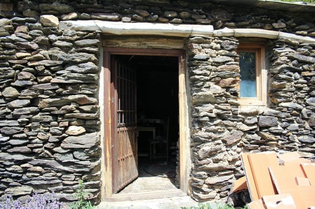 Finca/Landehus til salg i Trevélez - € 69.900 (Ref: 8935705)