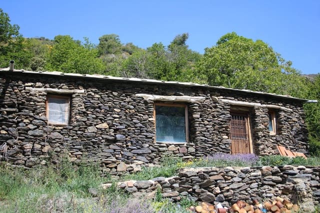 Finca/Landehus til salg i Trevélez - € 69.900 (Ref: 8935705)
