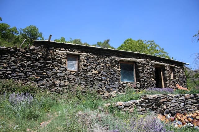 Finca/Landehus til salg i Trevélez - € 69.900 (Ref: 8935705)