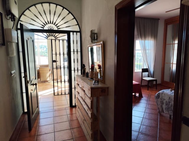 4 bedroom Villa for sale in El Castillo de las Guardas with pool garage - € 250,000 (Ref: 9134006)