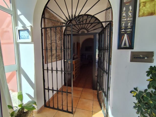 4 bedroom Villa for sale in El Castillo de las Guardas with pool garage - € 250,000 (Ref: 9134006)