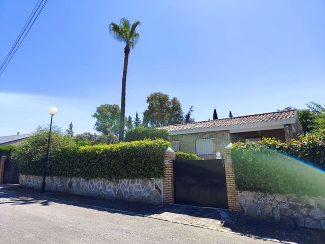 3 bedroom Villa for sale in Las Pajanosas, Guillena - € 211,000 (Ref: 9142626)