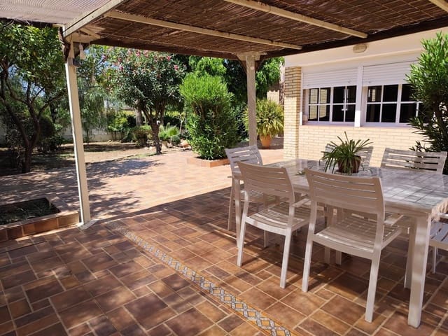 3 bedroom Villa for sale in Las Pajanosas, Guillena - € 211,000 (Ref: 9142626)