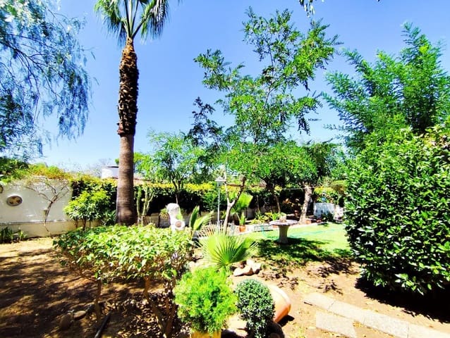 3 bedroom Villa for sale in Las Pajanosas, Guillena - € 211,000 (Ref: 9142626)