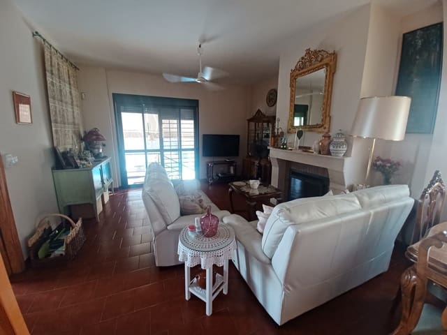 4 bedroom Villa for sale in Castilblanco de los Arroyos with pool garage - € 280,000 (Ref: 9254708)