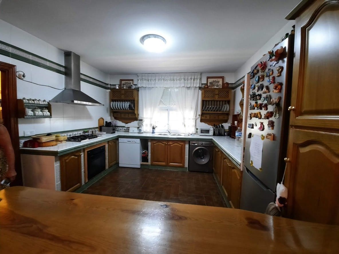 5 sypialnia Willa na sprzedaż w Moclin z basenem garażem - 450 000 € (Ref: 9385114)