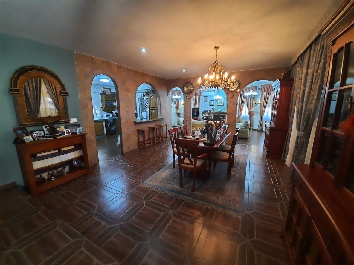 5 sypialnia Willa na sprzedaż w Moclin z basenem garażem - 450 000 € (Ref: 9385114)