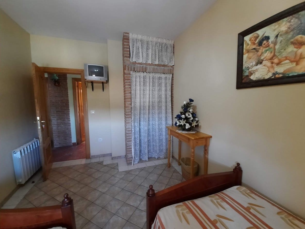 10 soveværelse Villa til salg i Moclin - € 600.000 (Ref: 9385115)