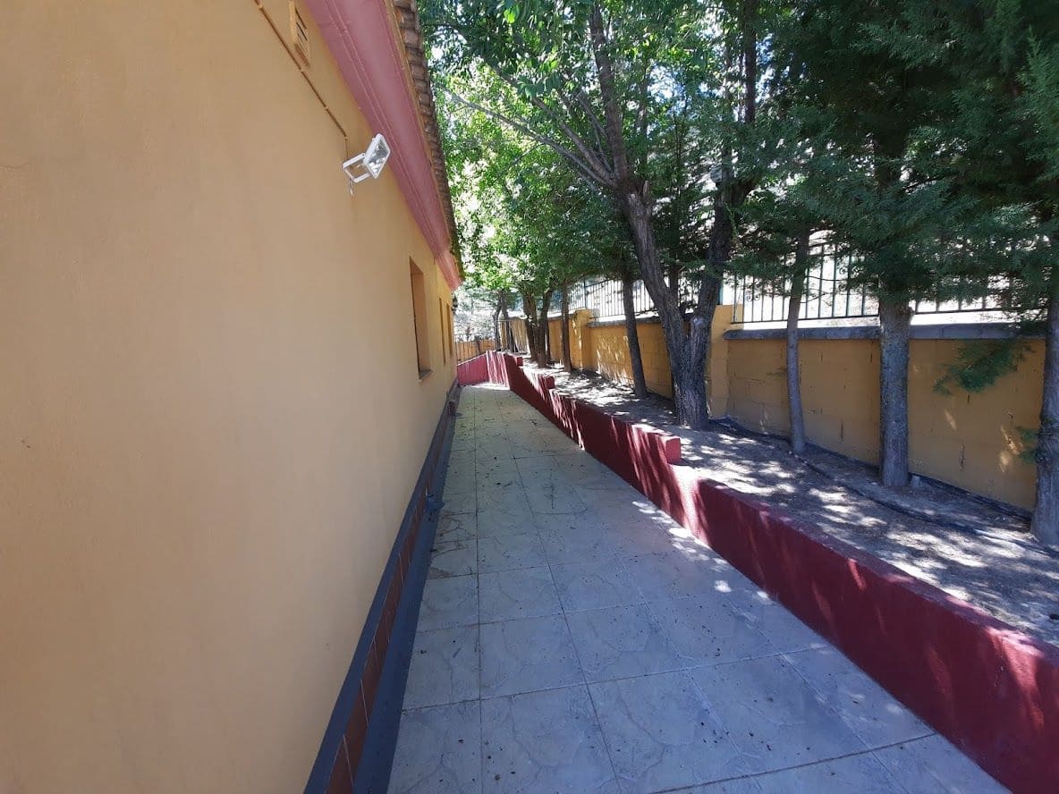 10 soveværelse Villa til salg i Moclin - € 600.000 (Ref: 9385115)