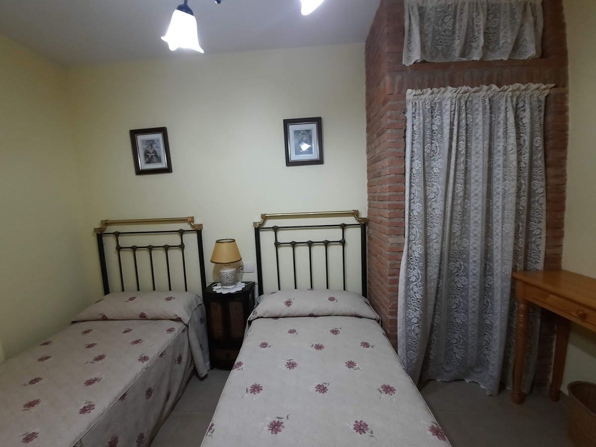 10 soveværelse Villa til salg i Moclin - € 600.000 (Ref: 9385115)