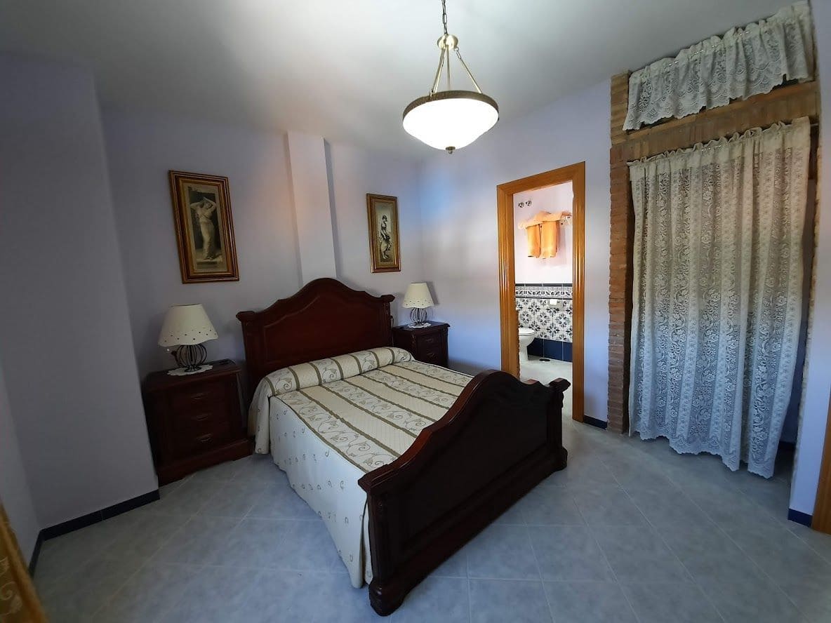 10 soveværelse Villa til salg i Moclin - € 600.000 (Ref: 9385115)