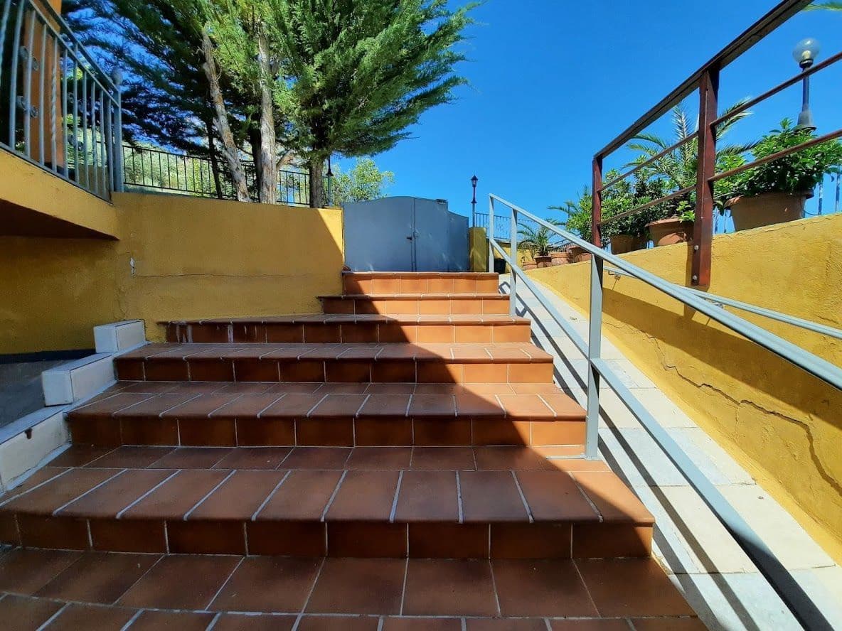 10 soveværelse Villa til salg i Moclin - € 600.000 (Ref: 9385115)