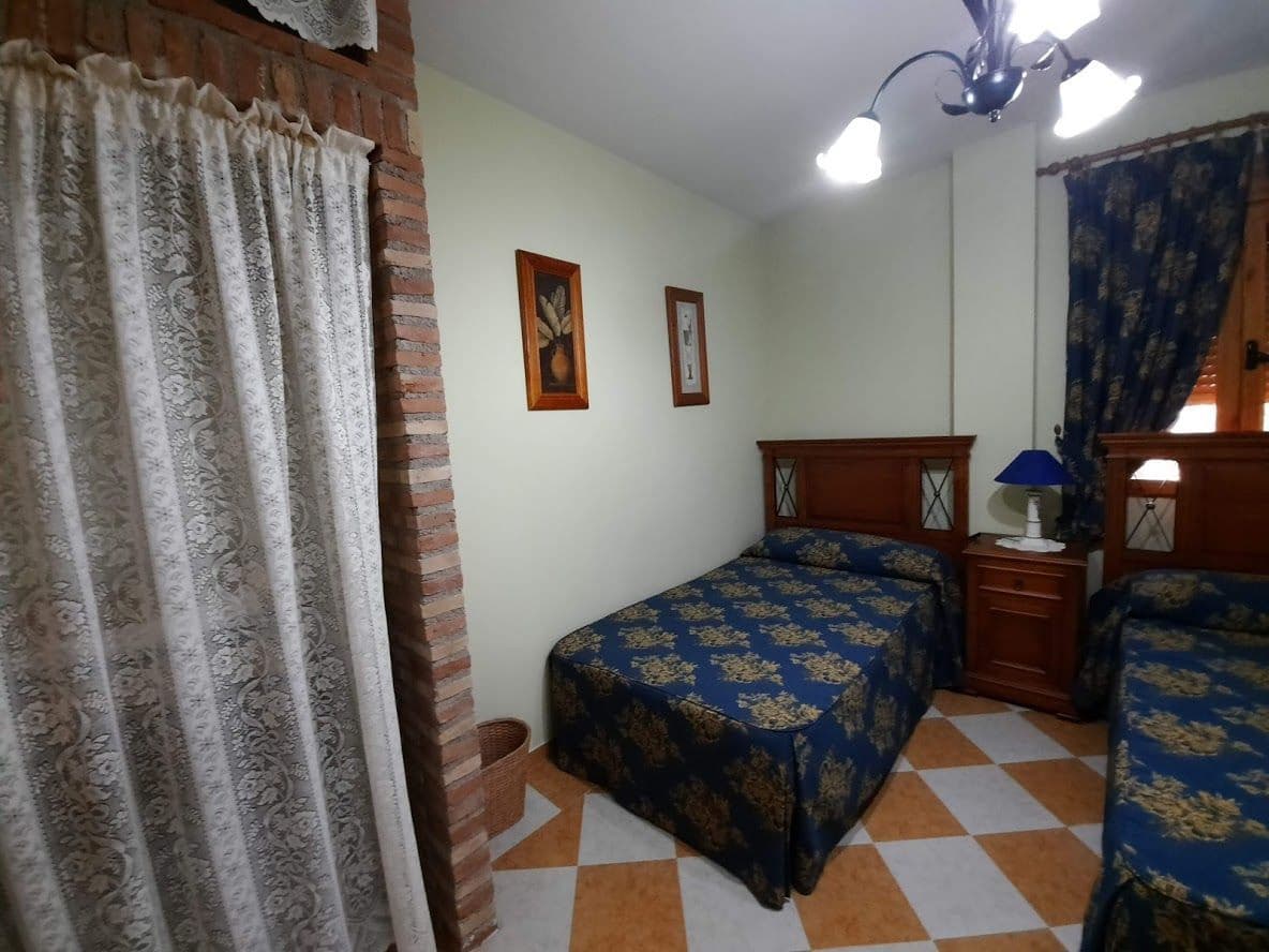 10 soveværelse Villa til salg i Moclin - € 600.000 (Ref: 9385115)