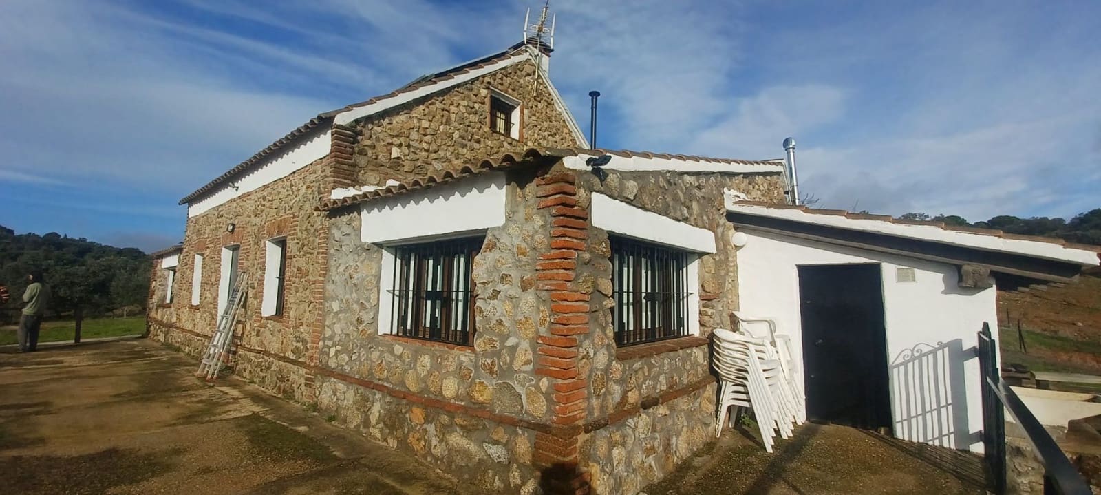 4 makuuhuone Maalaistalo myytävänä paikassa Cazalla de la Sierra mukana 
autotalli - 350 000 € (Ref: 9518453)