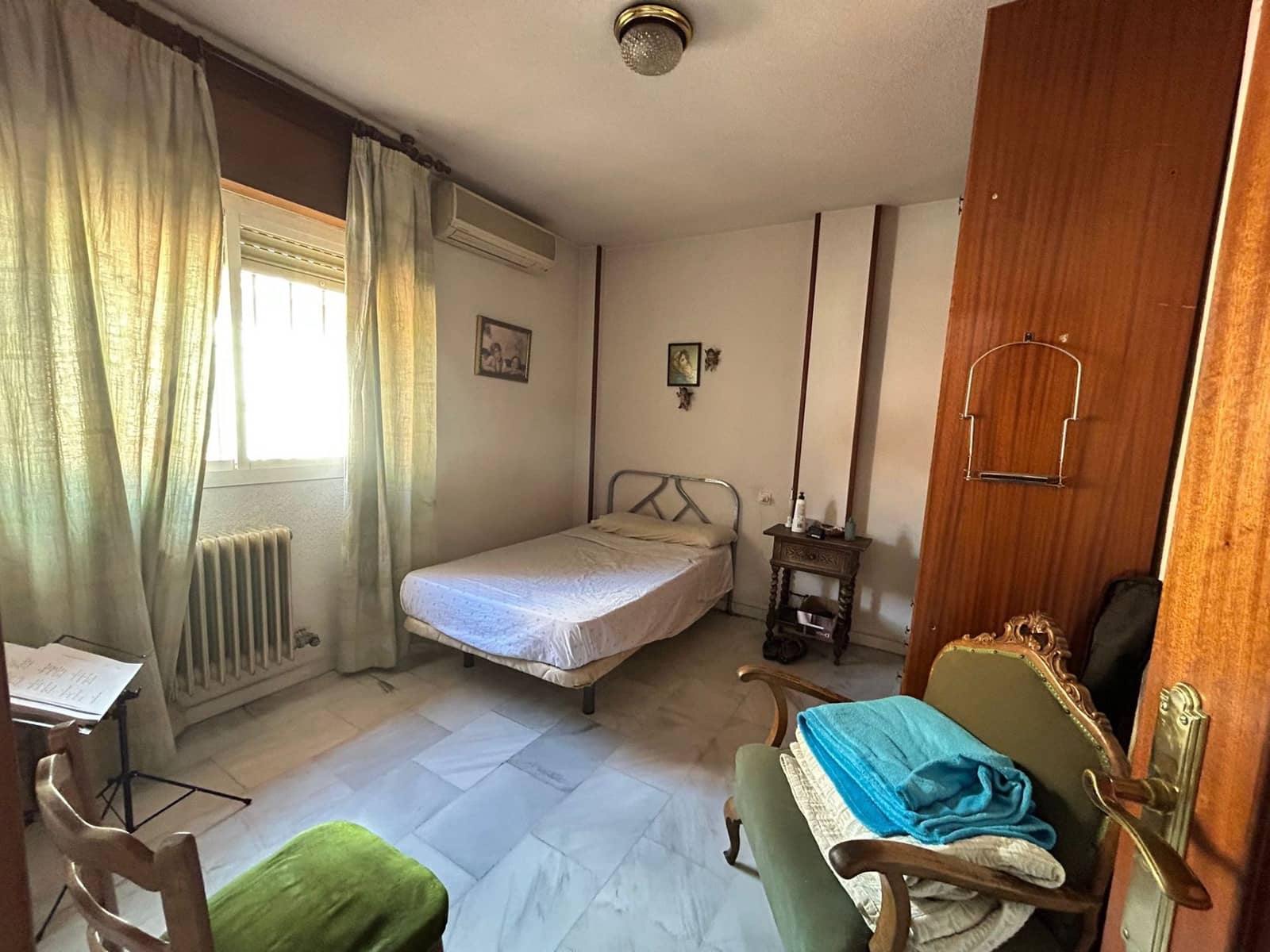 4 slaapkamer Halfvrijstaande villa te koop in Granada stad met garage - € 360.000 (Ref: 9861523)