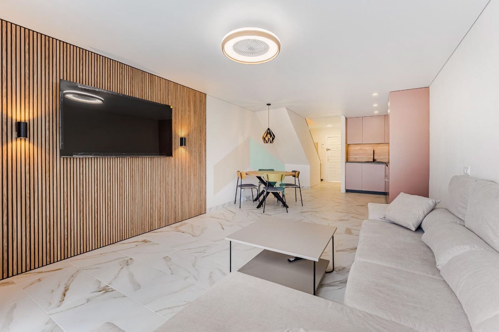 2 soveværelse Byhus til salg i Costa del Silencio med swimmingpool garage - € 325.000 (Ref: 8927263)