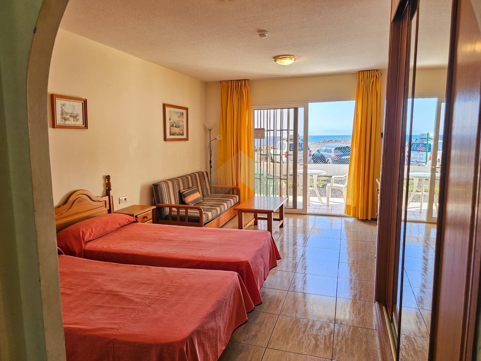 Studio na sprzedaż w Costa del Silencio z basenem garażem - 168 800 € (Ref: 8927274)