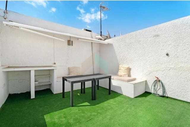 Studio te koop in Costa del Silencio, Arona met zwembad garage - € 231.250 (Ref: 8927278)