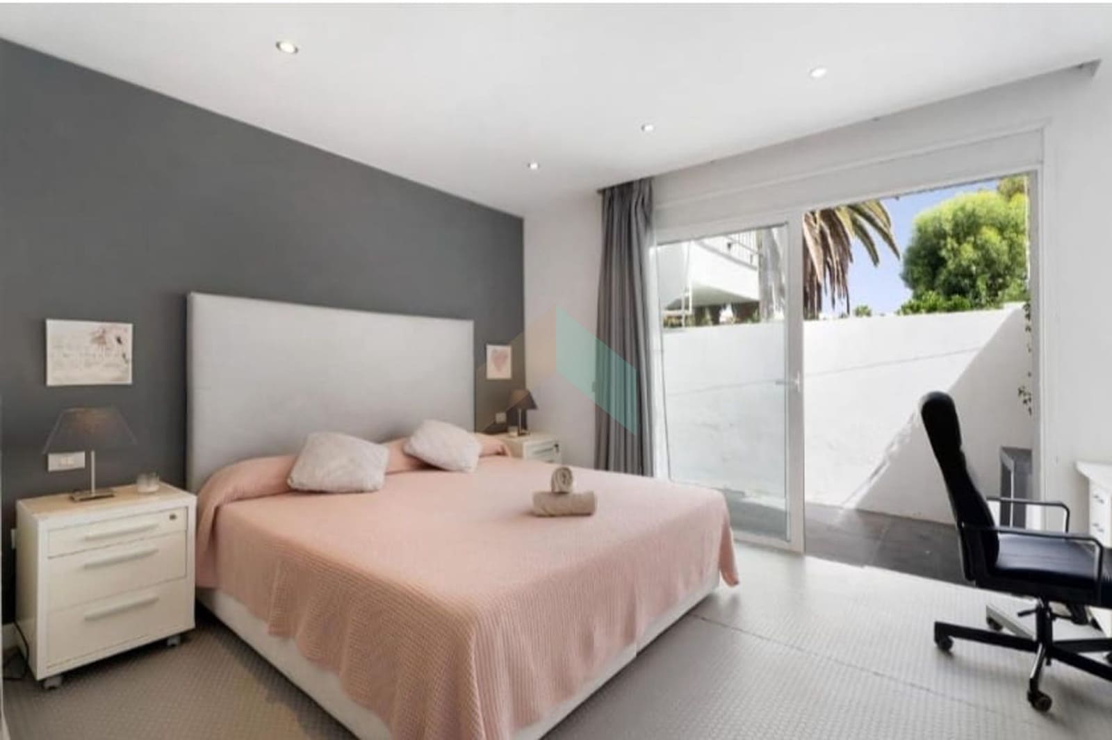 Studio te koop in Costa del Silencio met zwembad garage - € 231.250 (Ref: 8927278)