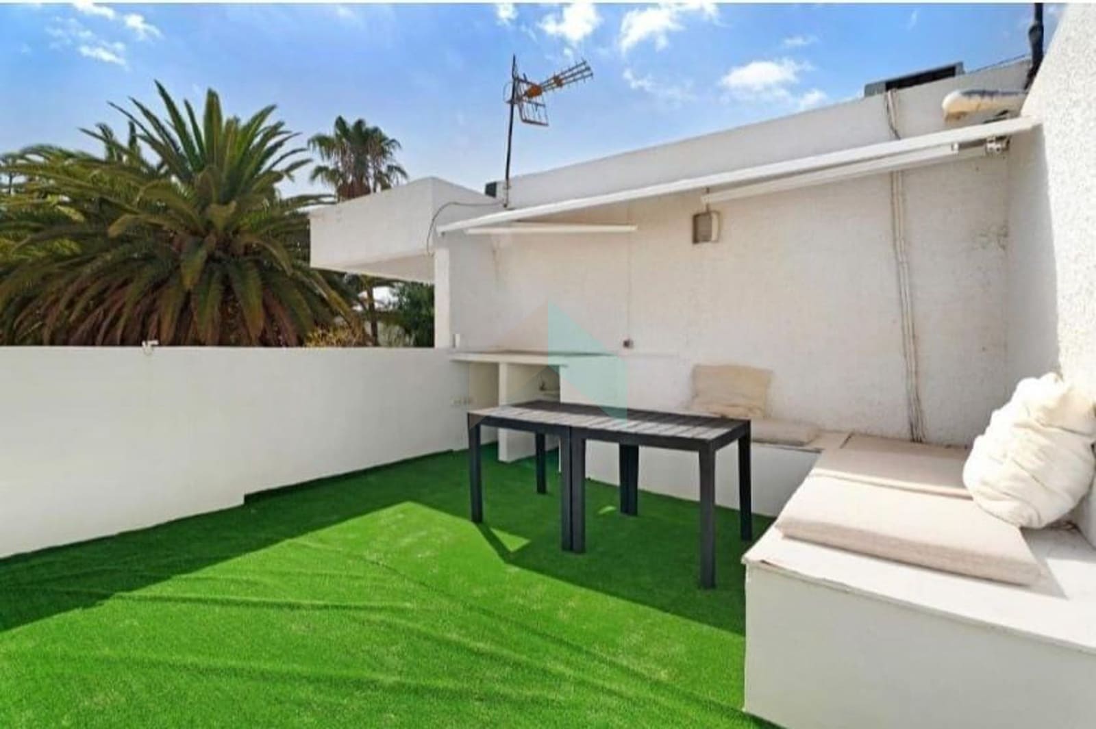 Studio te koop in Costa del Silencio met zwembad garage - € 231.250 (Ref: 8927278)