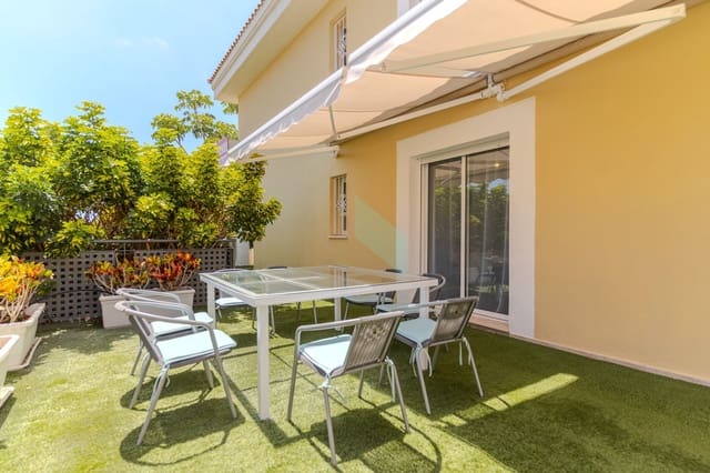 5 Zimmer Villa zu verkaufen in Playa de Fañabé Alto, Adeje mit Pool Garage - 680.000 € (Ref: 9050743)