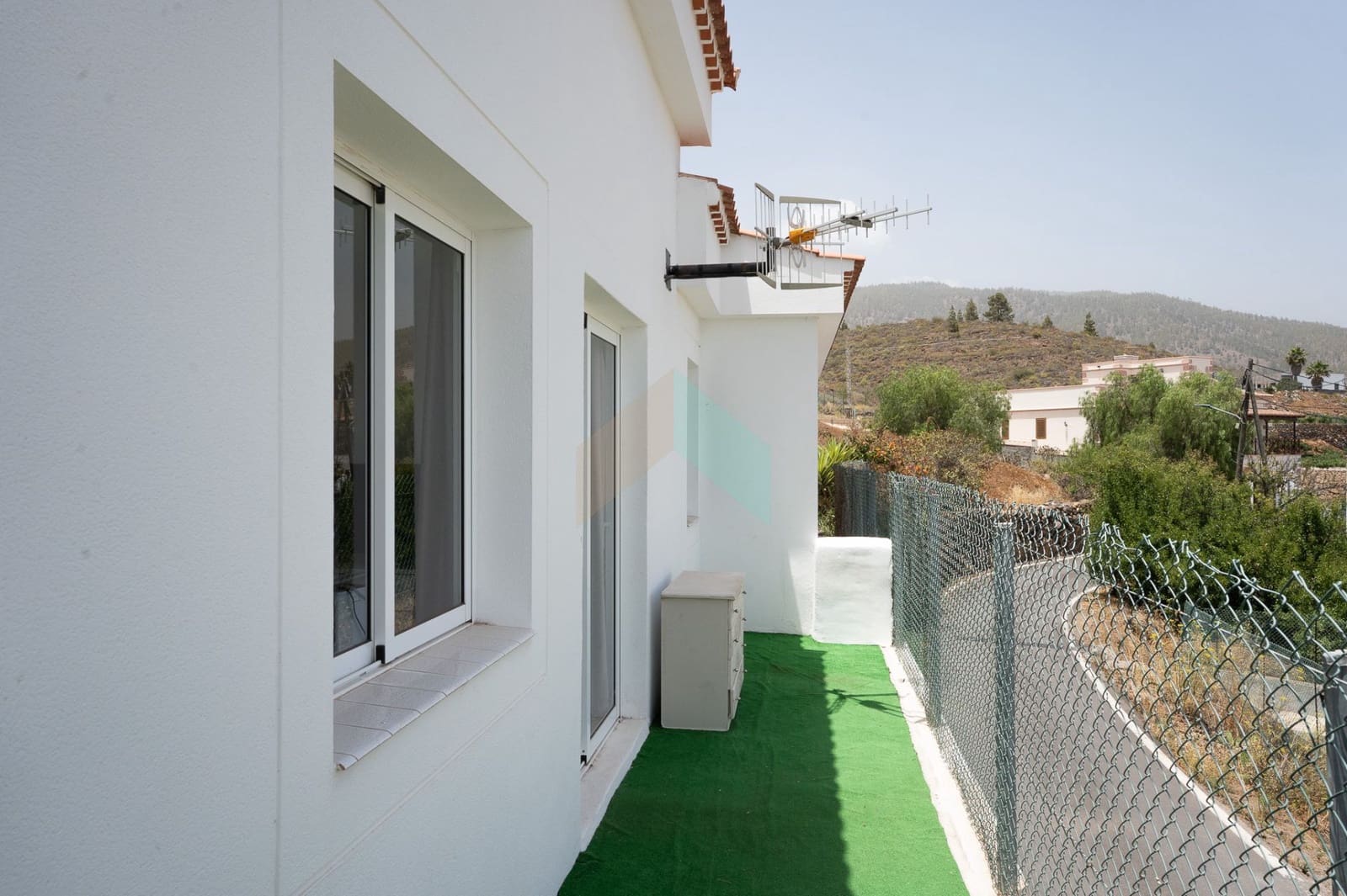 3 soveværelse Villa til salg i San Miguel de Abona med swimmingpool garage - € 420.000 (Ref: 9145256)