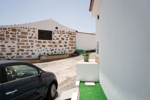 3 soveværelse Villa til salg i El Fronton, San Miguel de Abona med swimmingpool garage - € 420.000 (Ref: 9145256)