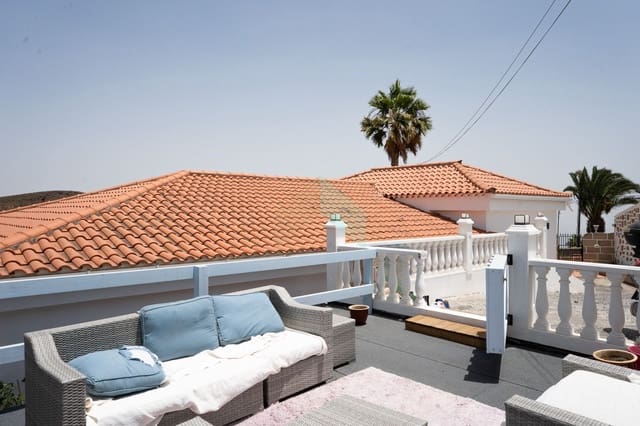 3 soveværelse Villa til salg i El Fronton, San Miguel de Abona med swimmingpool garage - € 420.000 (Ref: 9145256)