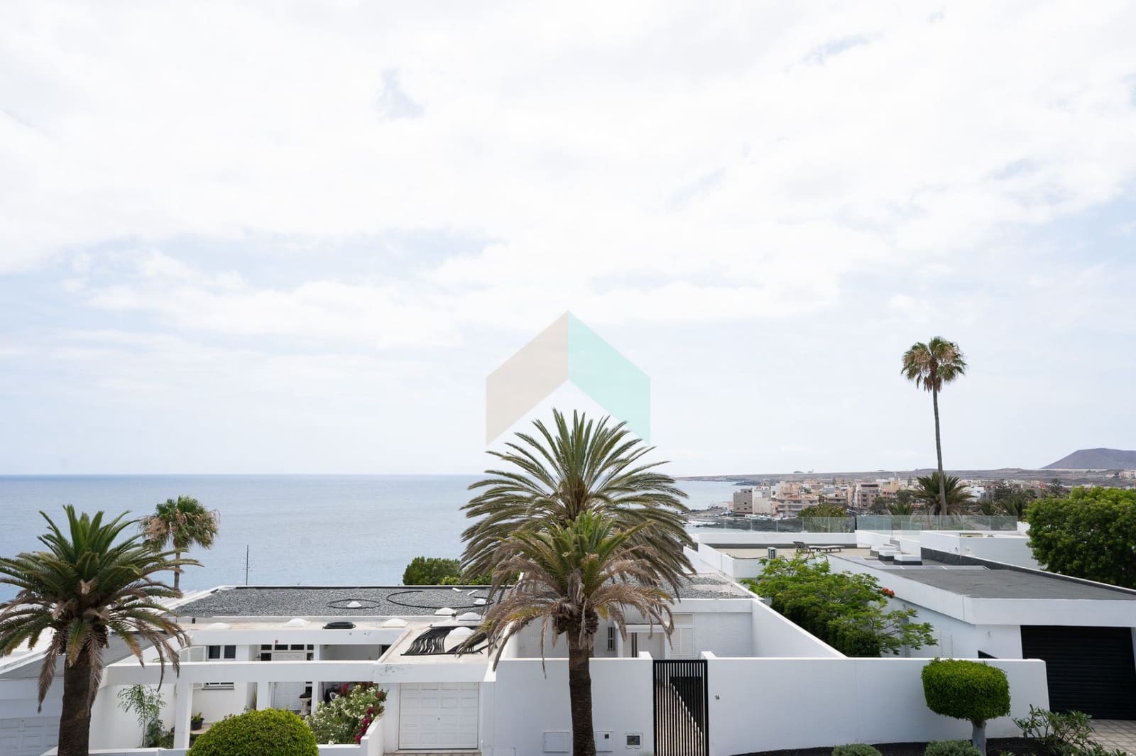 3 slaapkamer Penthouse te koop in Costa del Silencio met garage - € 467.000 (Ref: 9145257)