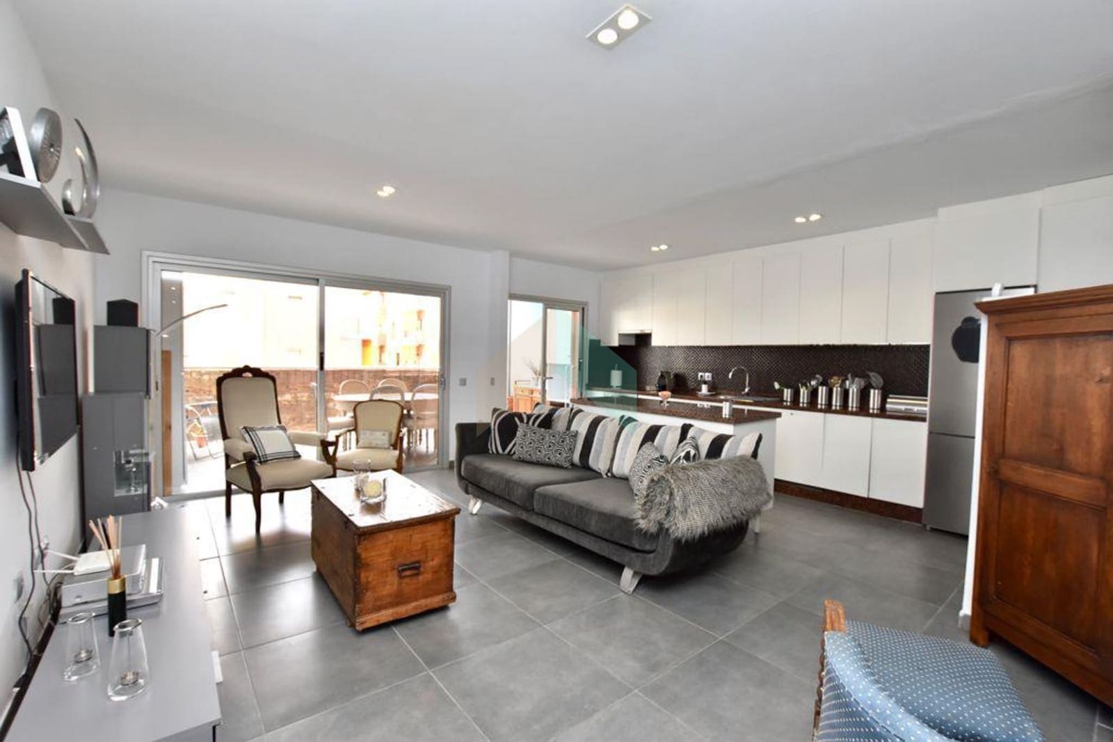 3 soveværelse Lejlighed til salg i Guia de Isora med garage - € 330.000 (Ref: 9160799)