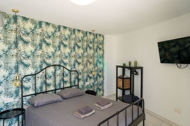 2 slaapkamer Appartement te koop in Costa Adeje, Adeje met zwembad - € 395.000 (Ref: 9322470)