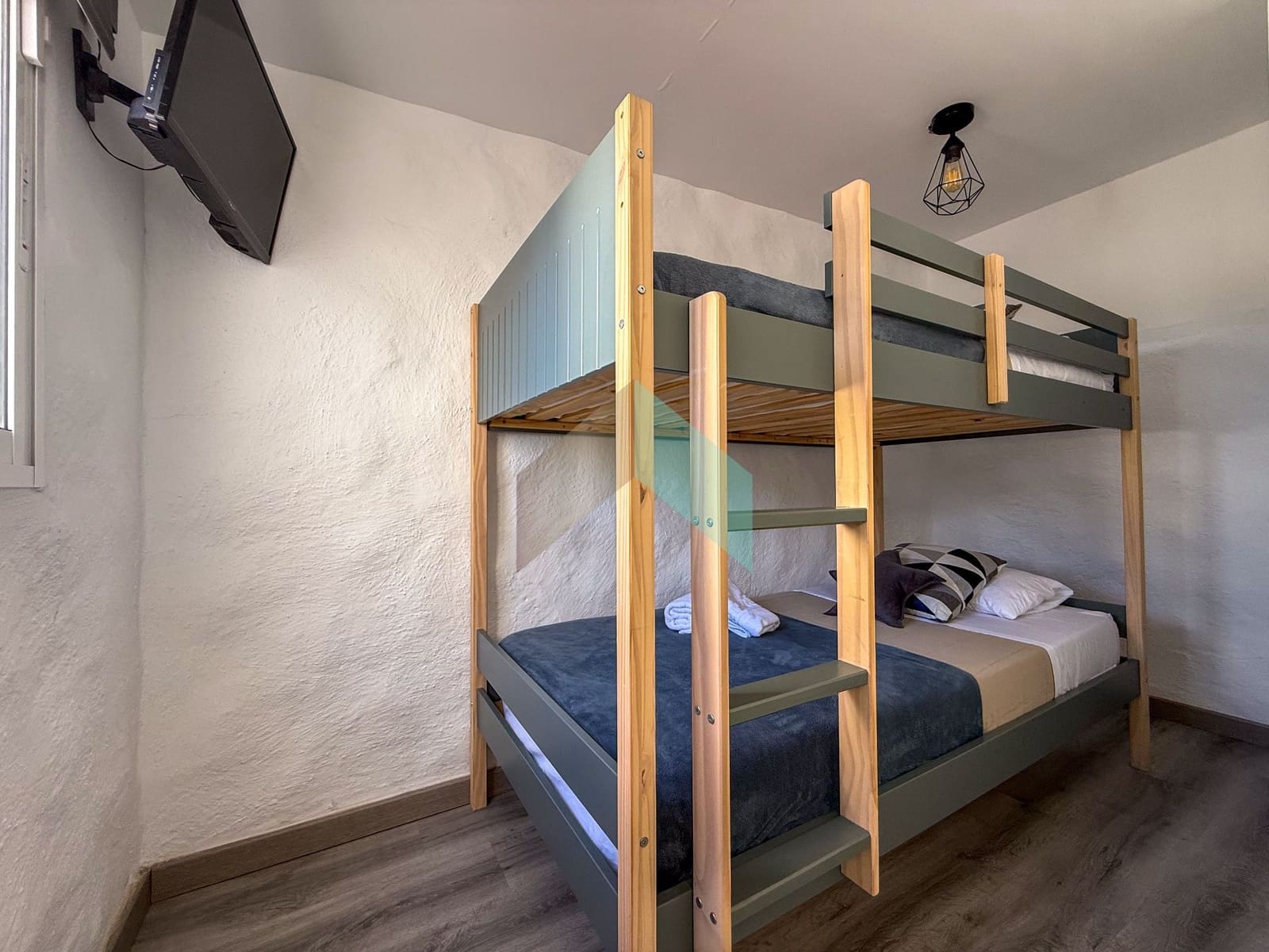 4 slaapkamer Huis te koop in Costa del Silencio met zwembad - € 315.000 (Ref: 9349034)