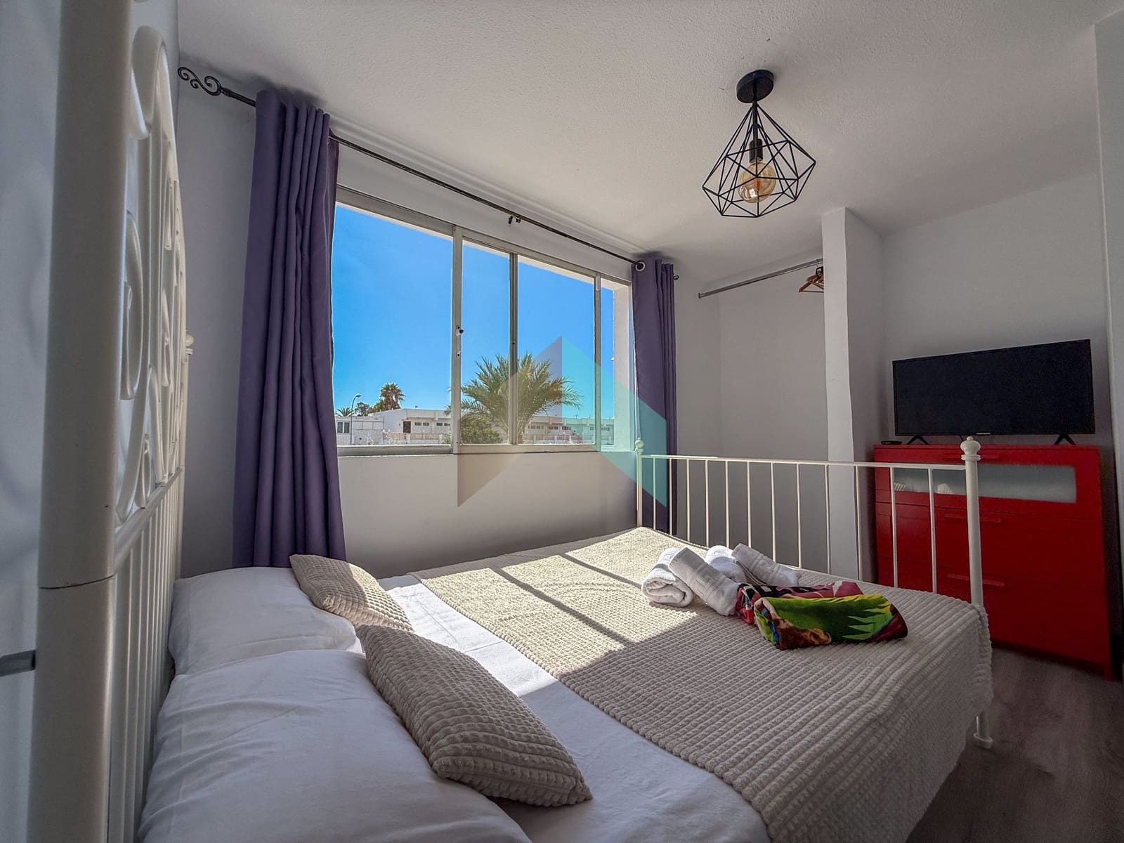 4 slaapkamer Huis te koop in Costa del Silencio met zwembad - € 315.000 (Ref: 9349034)