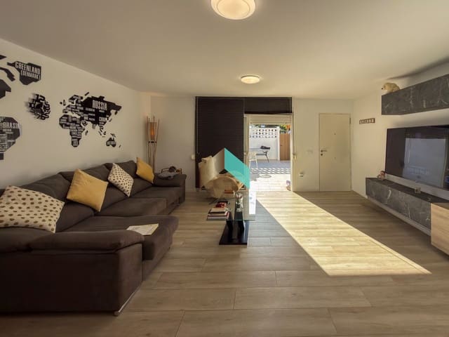 3 slaapkamer Halfvrijstaande villa te koop in Costa del Silencio, Arona met garage - € 376.000 (Ref: 9436807)