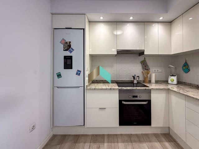 3 slaapkamer Halfvrijstaande villa te koop in Costa del Silencio, Arona met garage - € 376.000 (Ref: 9436807)