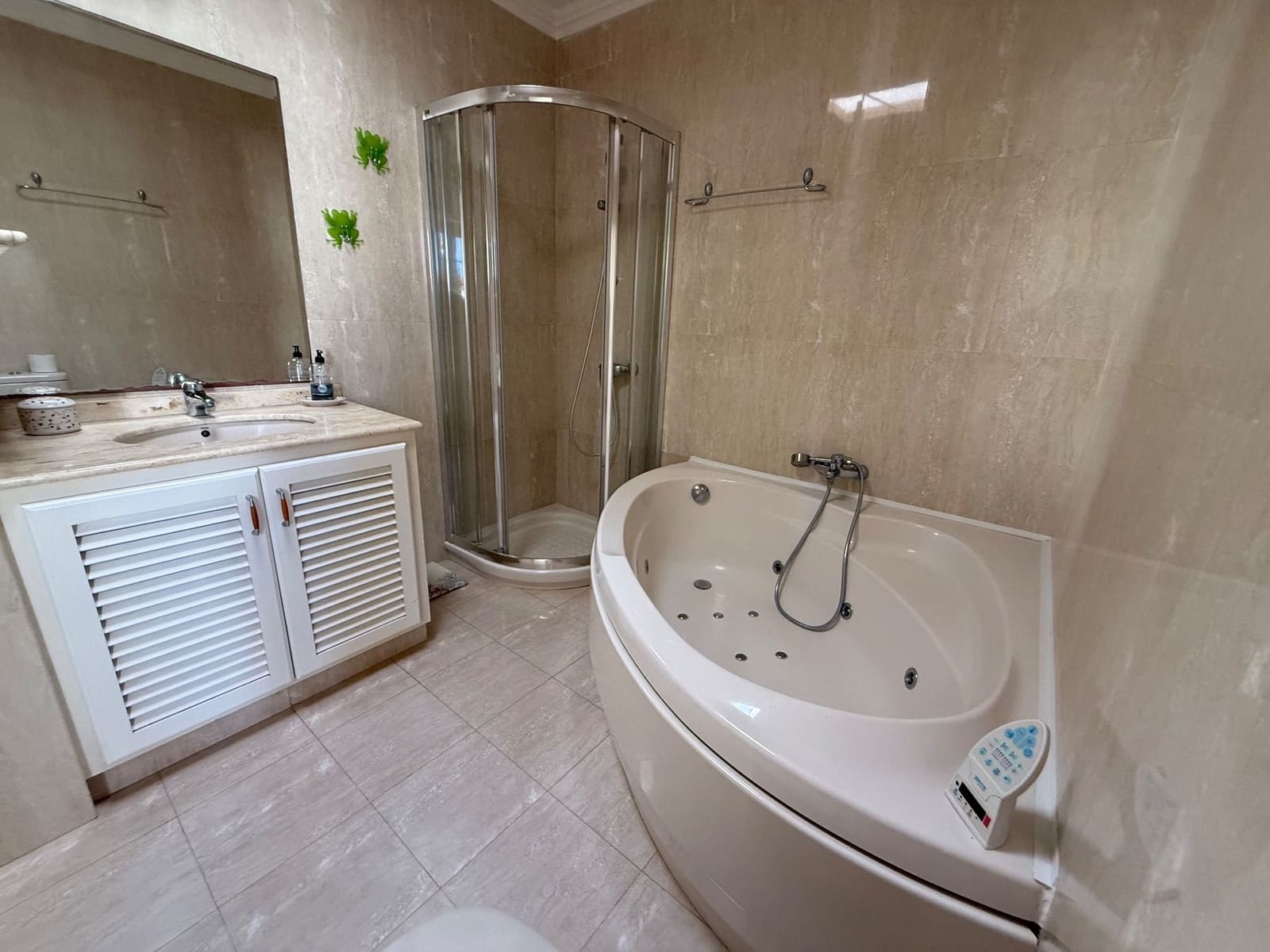 2 makuuhuone Paritalo myytävänä paikassa Arico mukana 
autotalli - 375 000 € (Ref: 9452728)