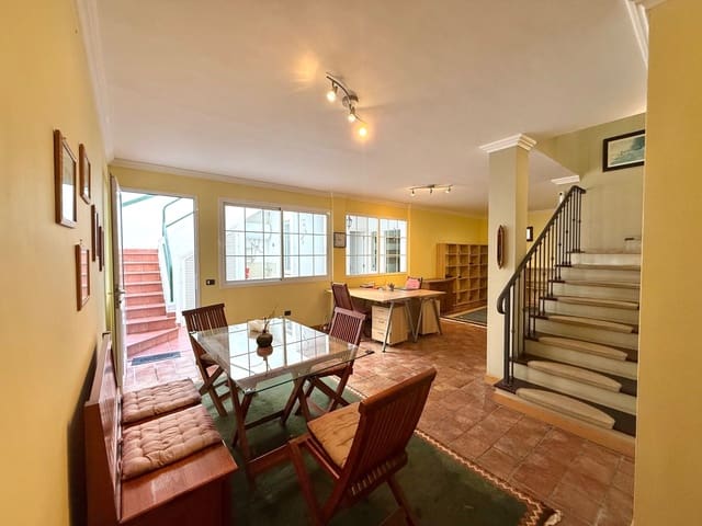 2 chambre Villa/Maison Semi-Mitoyenne à vendre à Arico avec garage - 375 000 € (Ref: 9452728)