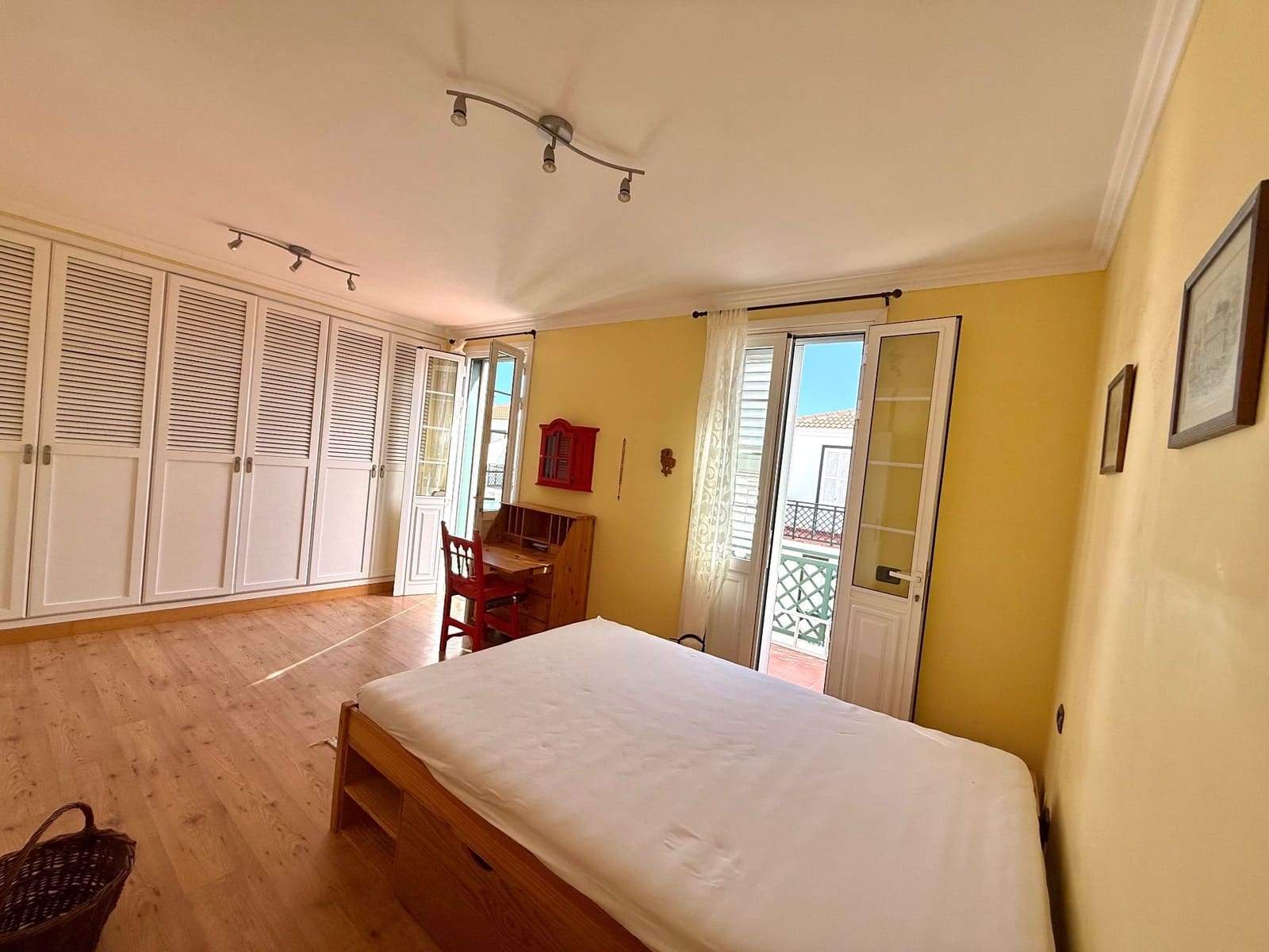 2 makuuhuone Paritalo myytävänä paikassa Arico mukana 
autotalli - 375 000 € (Ref: 9452728)